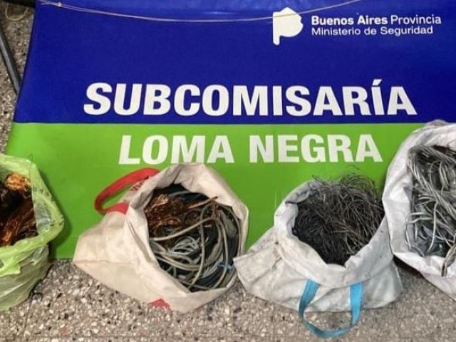 Tres aprehendidos por robar cables en una cantera